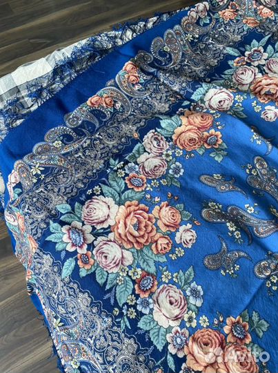 Павлопасадский шерстяной платок