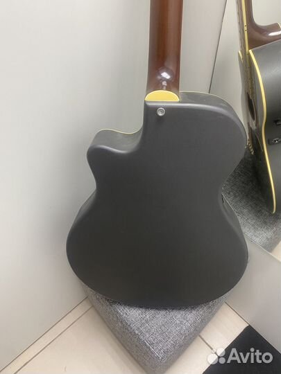 Гитары из личной коллекции Yamaha Martin Suzuki