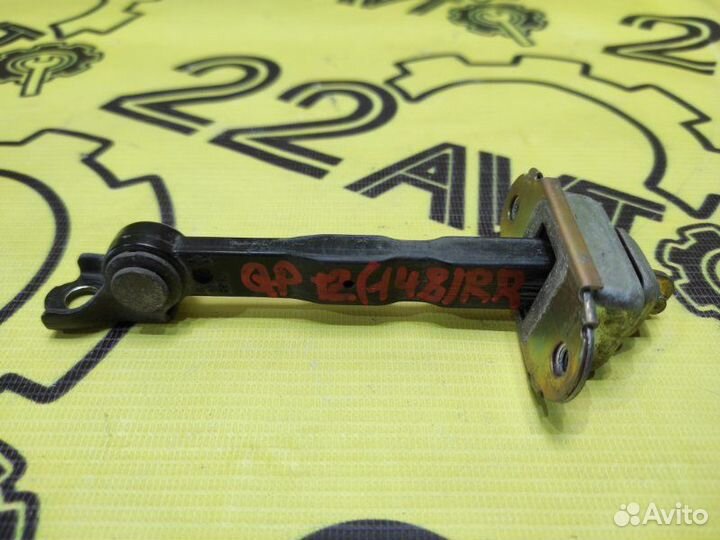 Ограничитель двери задний правый Nissan Primera