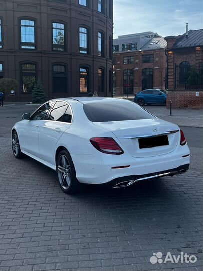 Аренда Mercedes E-класс с водителем