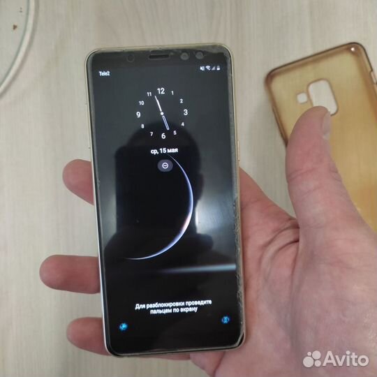 Samsung Galaxy A8 (2018), 4/32 ГБ