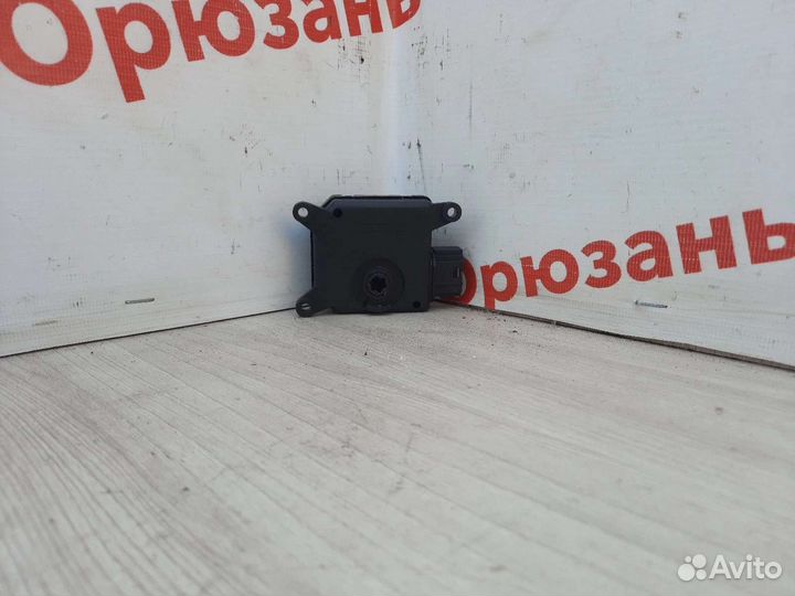 Моторчик заслонки отопителя Citroen C4 08г.в