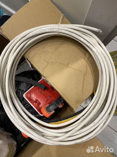 Лампочка цоколь включатель светильник кабель