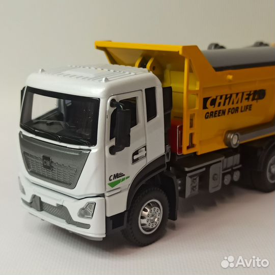 Модель самосвала инерционная металлическая