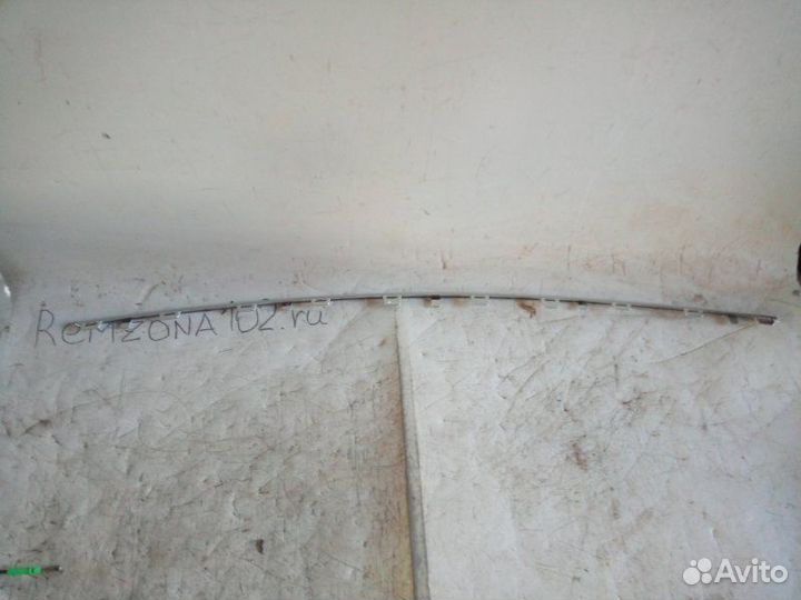 Молдинг на решетку радиатора передний Volkswagen