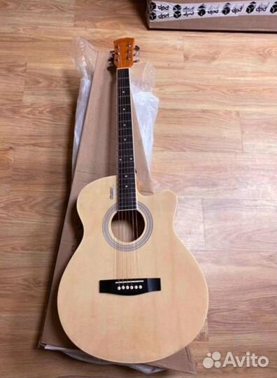Акустическая гитара Новая