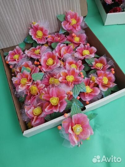 Бутоньерки для гостей на свадьбу