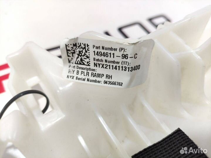 Кронштейн накладки, стойки В Tesla Model Y 2021