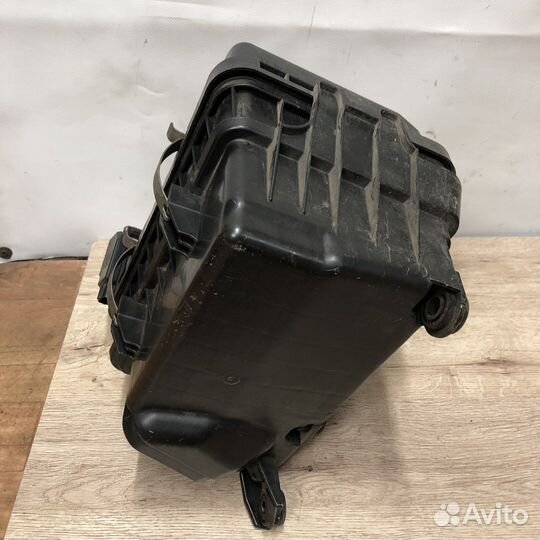 Корпус воздушного фильтра Mitsubishi Lancer X