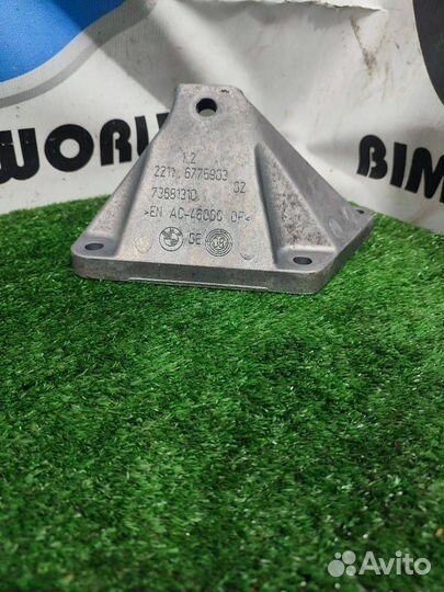 Кронштейн двигателя левый BMW 7 F01/F02 F02 2009