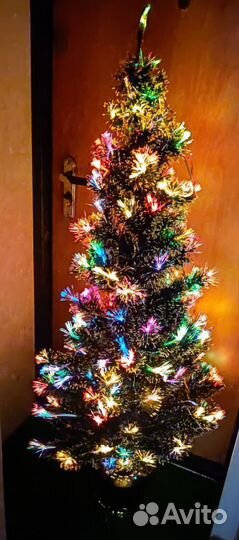 Ель искуственная светится
