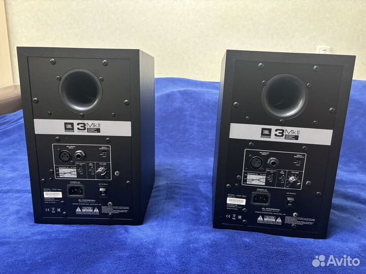 Студийные мониторы JBL 305P mkii (пара) + стойки