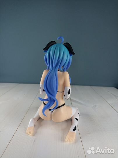 Фигурка аниме Геншин в костюме коровки