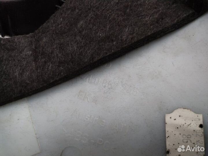 Обшивка салона левая Audi Q7 3.0 TDI 2012