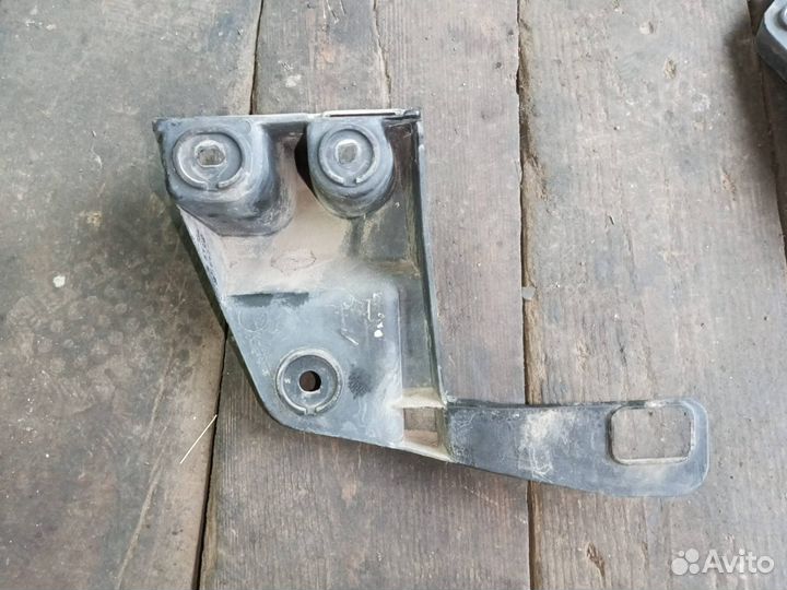 Крепление заднего бампера правое BMW X3 E83