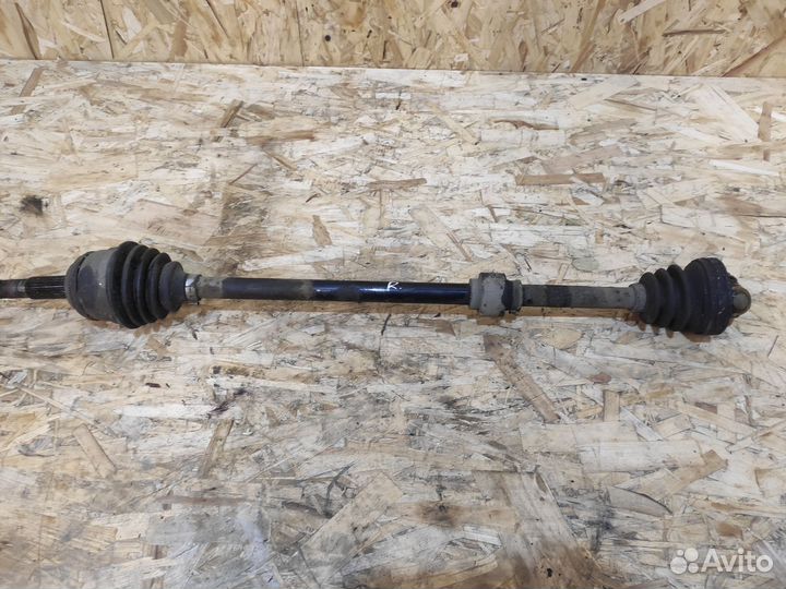 Привод правый Nissan Almera Classic МКПП без абс