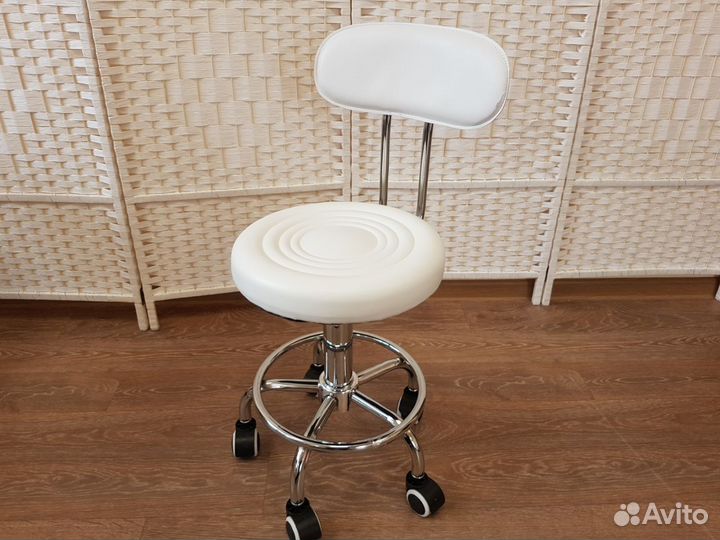 Стул мастера со спинкой белый