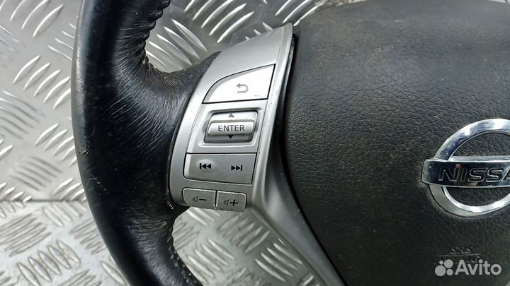 Рулевое колесо Nissan X-Trail