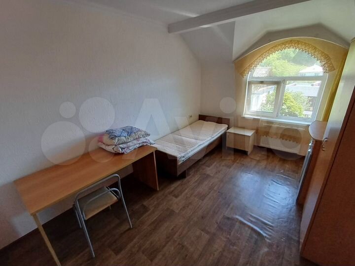 Комната 17 м² в 4-к., 3/3 эт.