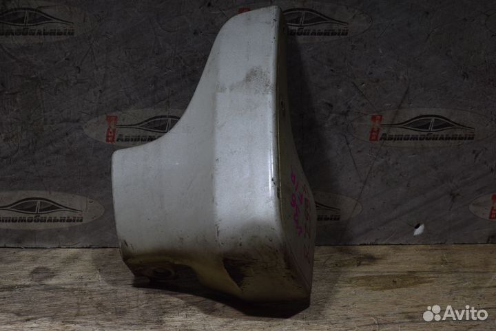 Брызговик право c Nissan Skyline V36 VQ25HR