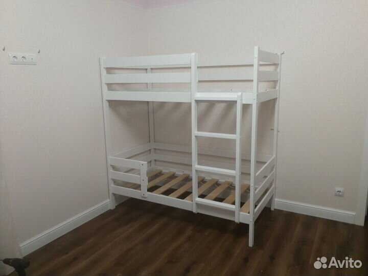 Двухъярусная кровать