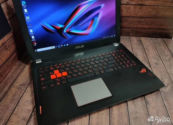 Игровой Asus ROG i7-7700 / GTX 1070 / 16 озу