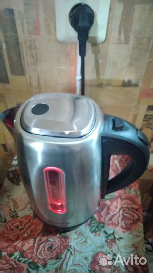 Электро-чайник с подсветкой Polaris