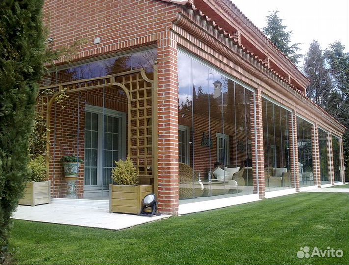 Безрамное остекление террасы, веранды, беседки