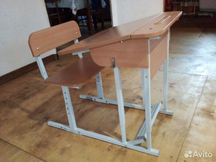 Школьная парта