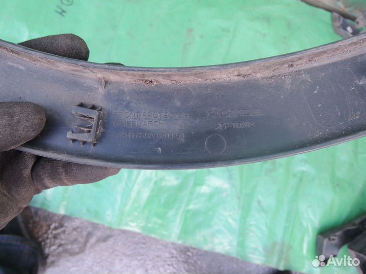 Накладка крыла переднего левого Honda CR-V II