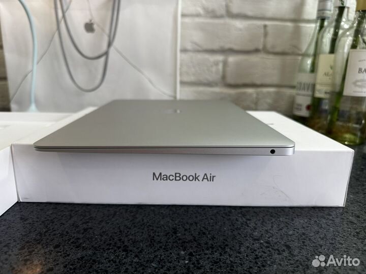 MacBook Air 13 2020 М1/8Gb/256SSD/Серебро/162ц