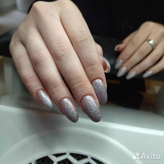 Модель на маникюр