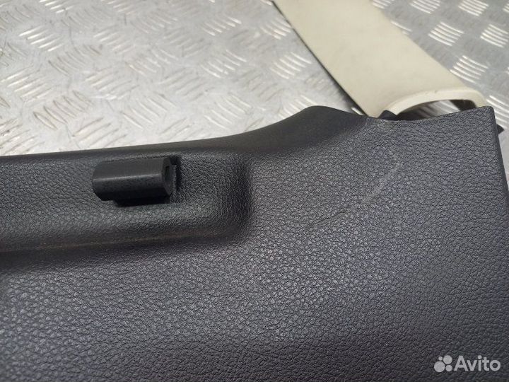 Обшивка крышки багажника Nissan Note 1 E11 1.6