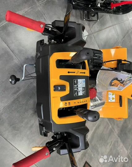 CUB cadet XS3 76 SWE Витринный