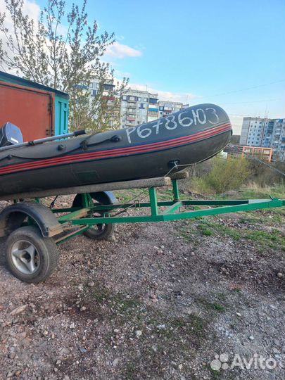 Лодка с мотором