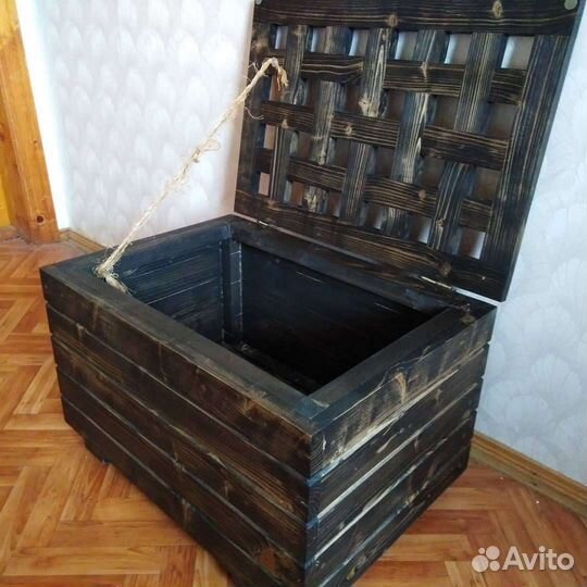 Сундук с плетеной крышкой из массива сосны