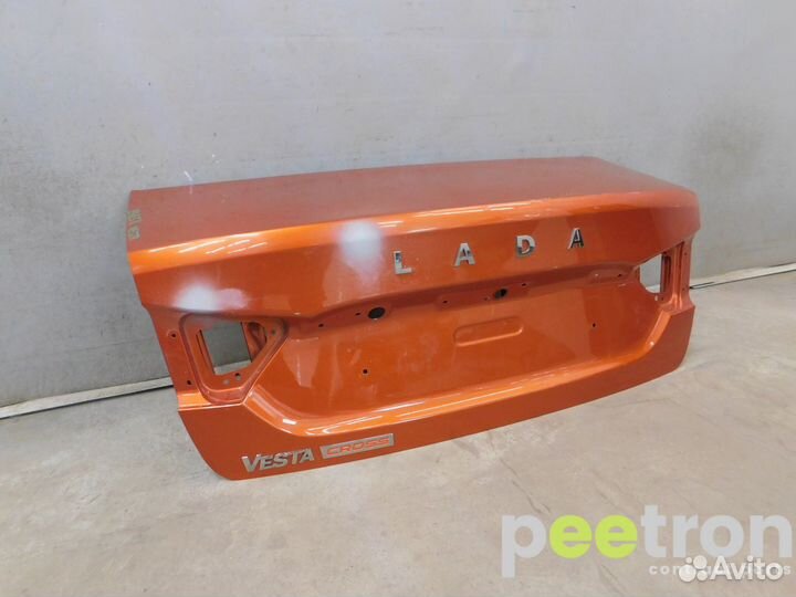 Б/У Крышка багажника б/у 8450039387 LADA