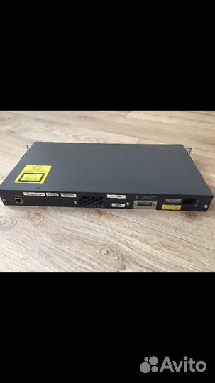 Kоммутатoр Cisсo Саtаlyst 2960-24тt-L