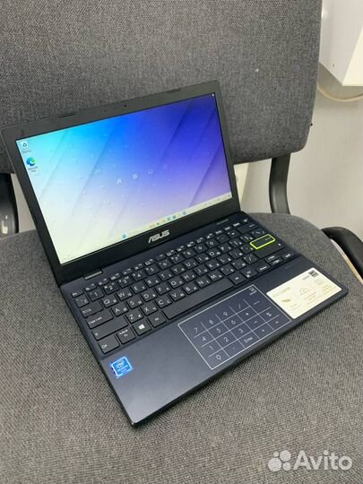 Ноутбук asus R214M (188592)