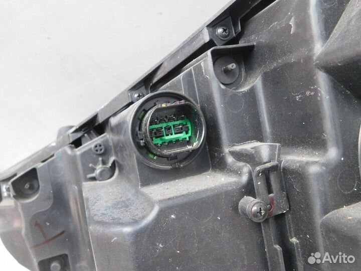 Фара правая Hyundai Tucson III 92102D7700