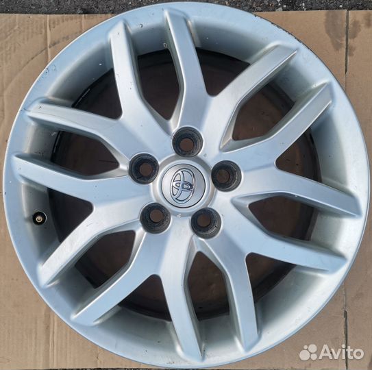 Диск литой R17 5x114.3 Toyota Auris Corolla