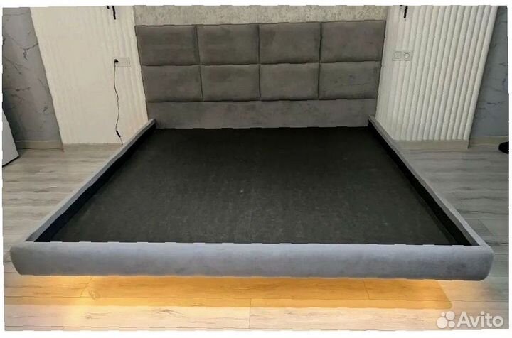 Кровать двуспальная парящая мягкая