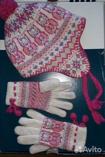 Шапка зимняя и перчатки для девочки