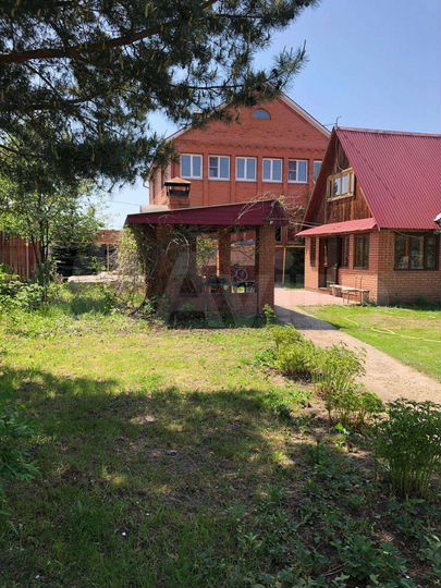 Коттедж 285 м² на участке 10 сот.