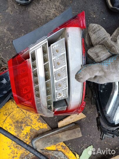 Левый правы битый фонарь мерседес 212 дорестайлинг