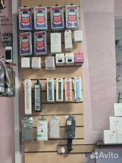 Чехлы и защитные стекла