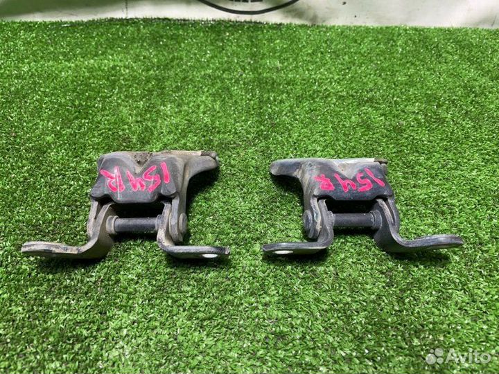 Петля двери передняя правая Toyota Land Cruiser