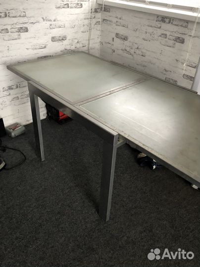 Кухонный стол стеклянный раскладной