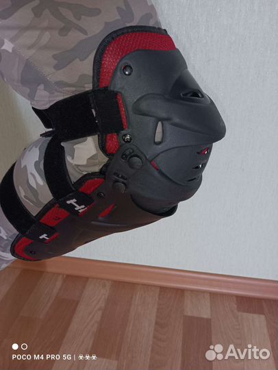 Мото наколенникиу