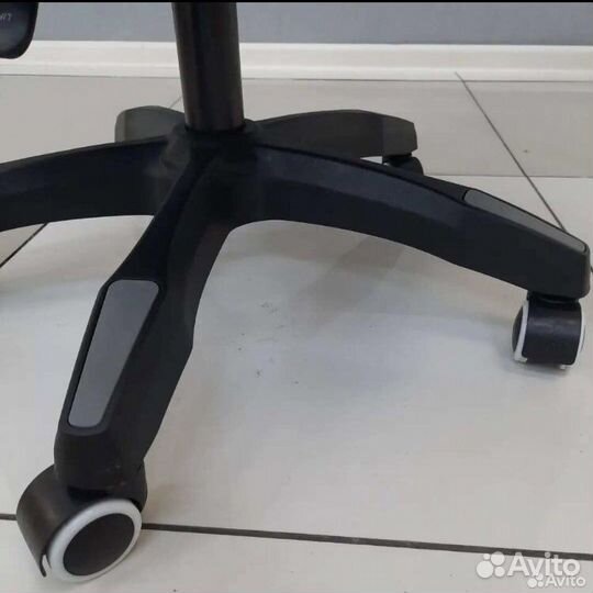 Компьютерное кресло геймерское